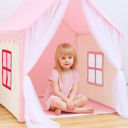 fille dans tente pour enfant aventure magique 