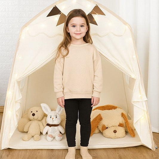 fillette devant tente enfant univers magique 